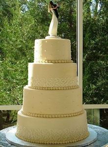 Picture of Ivory Scroll & Dots Wedding Cake