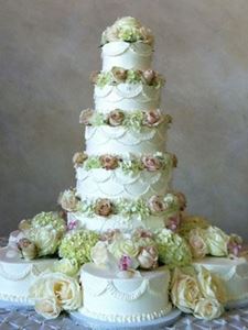Picture of Buttercream Drapes Wedding Cake