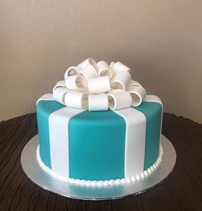 Picture of Tiffany Blue Box Cake
