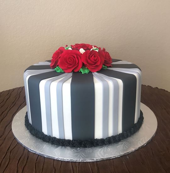 Picture of Black & Gray Striped Cake