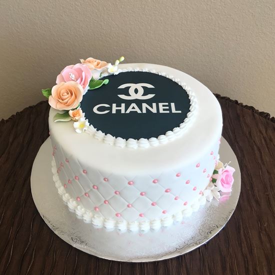 Picture of Quilted Cake with Logo