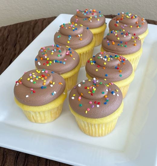 Picture of 1 Dozen Yellow Butter Cupcakes